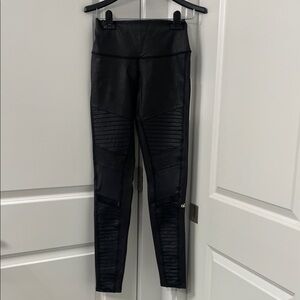 ALO Yoga Black Leggings MEDIUM  NEW w/T